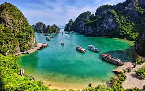 Escape to Vietnam with Boat Ride to Tam Coc Caves | Hanoi & Halong Bay Tour — Vietnam — photo 5